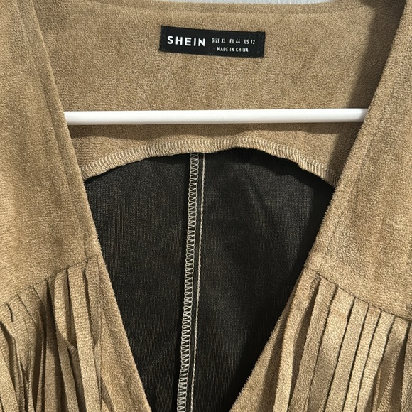 Faux suede vest with tassles - Picture 3 of 7